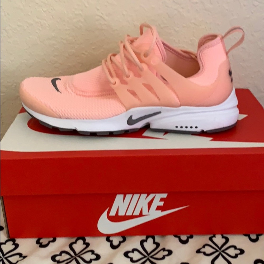 BRAND NEW NIKE AIR PRESTO :: SIZE 6 :: STORM PINK